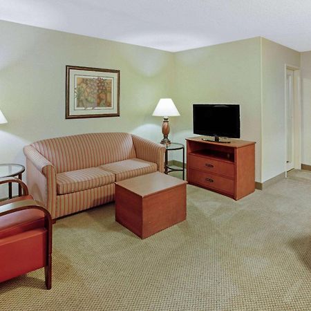 La Quinta By Wyndham Appleton College Avenue Hotel Exterior foto