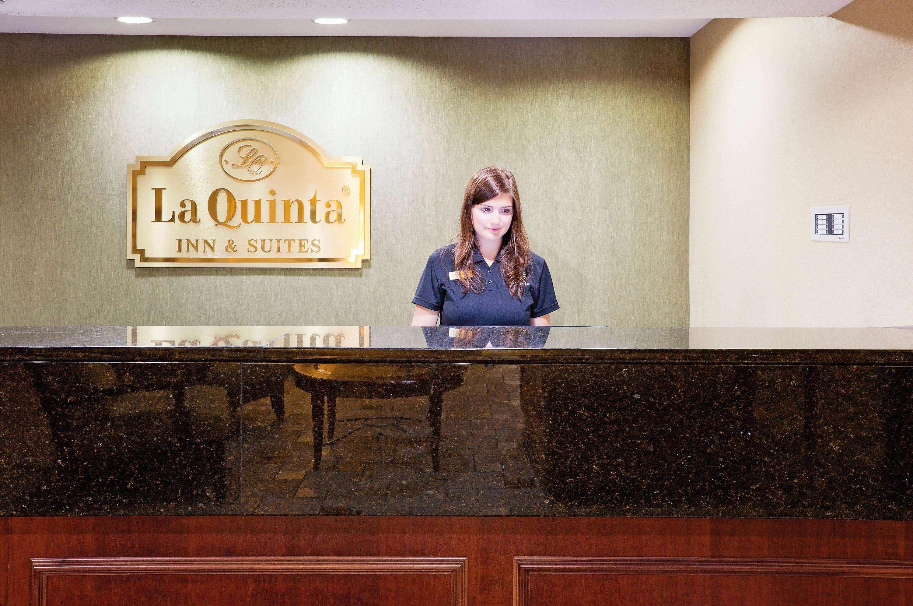 La Quinta By Wyndham Appleton College Avenue Hotel Exterior foto