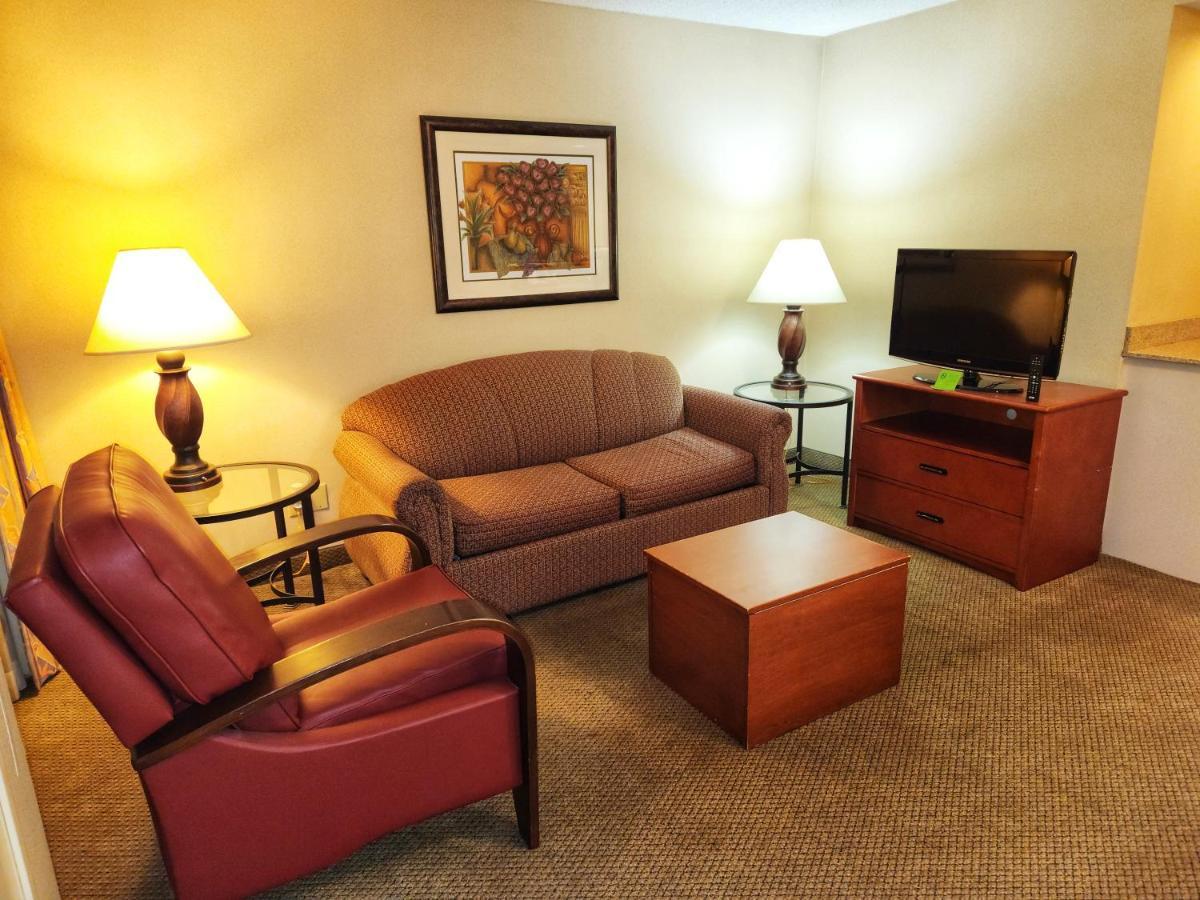 La Quinta By Wyndham Appleton College Avenue Hotel Exterior foto
