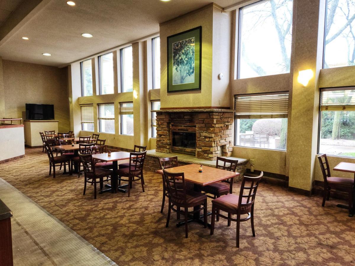 La Quinta By Wyndham Appleton College Avenue Hotel Exterior foto