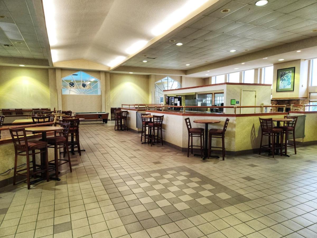 La Quinta By Wyndham Appleton College Avenue Hotel Exterior foto