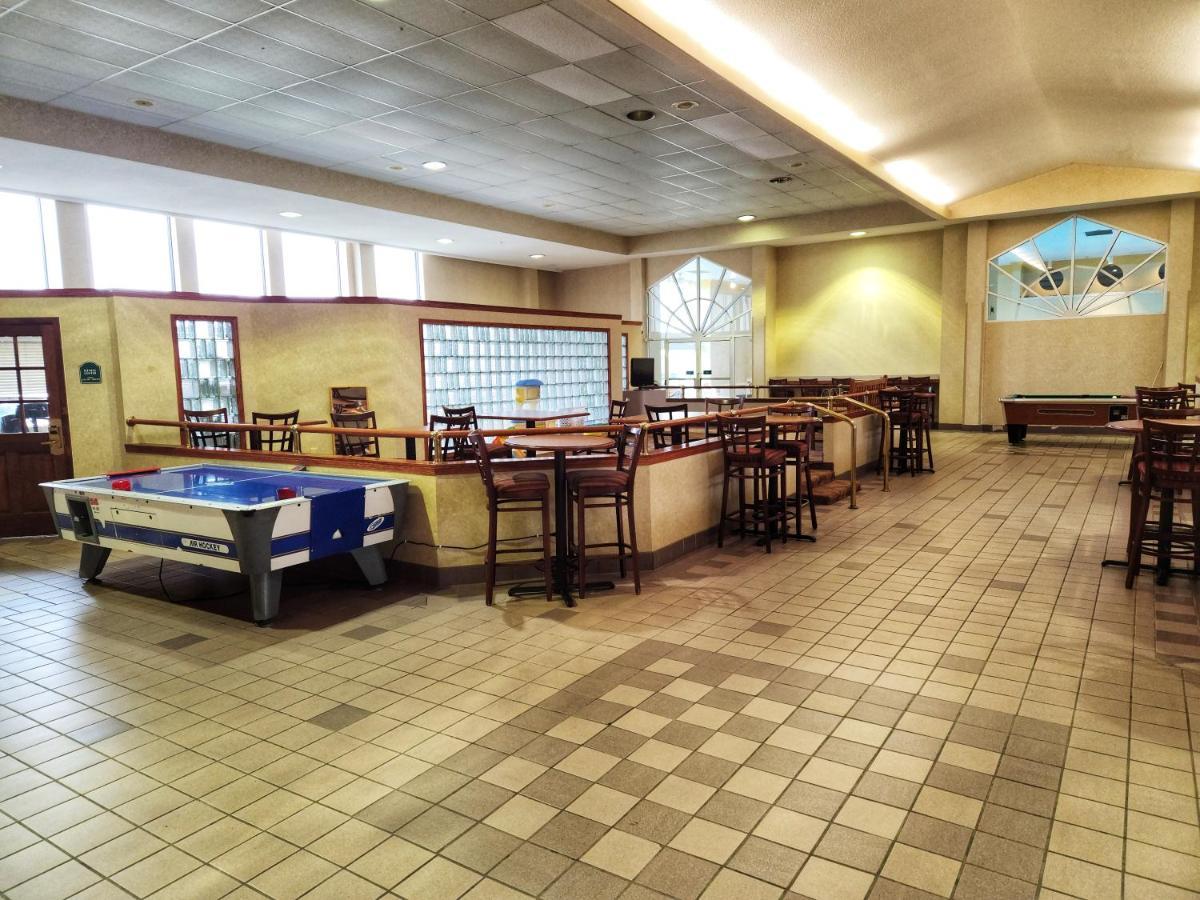 La Quinta By Wyndham Appleton College Avenue Hotel Exterior foto