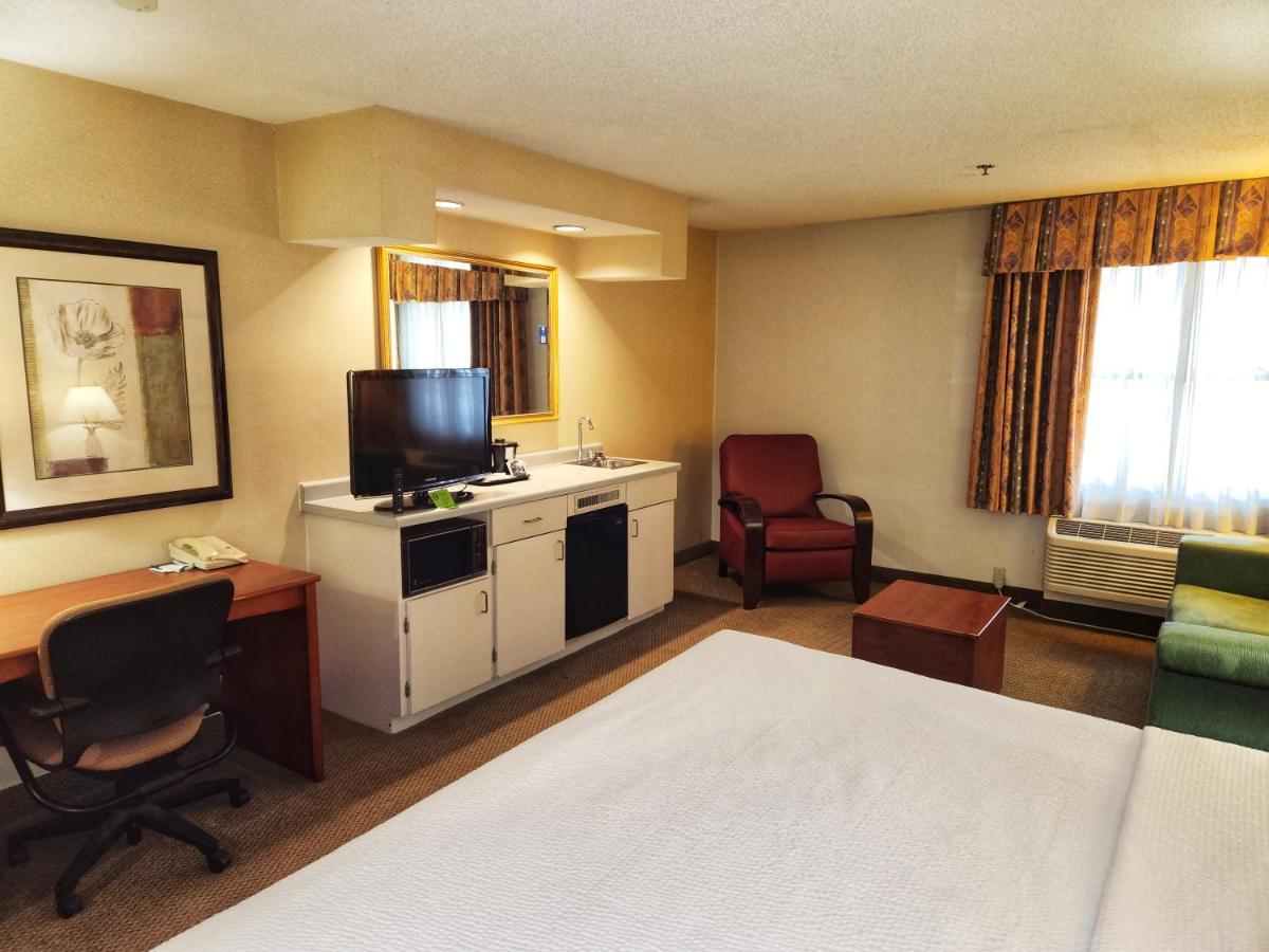 La Quinta By Wyndham Appleton College Avenue Hotel Exterior foto