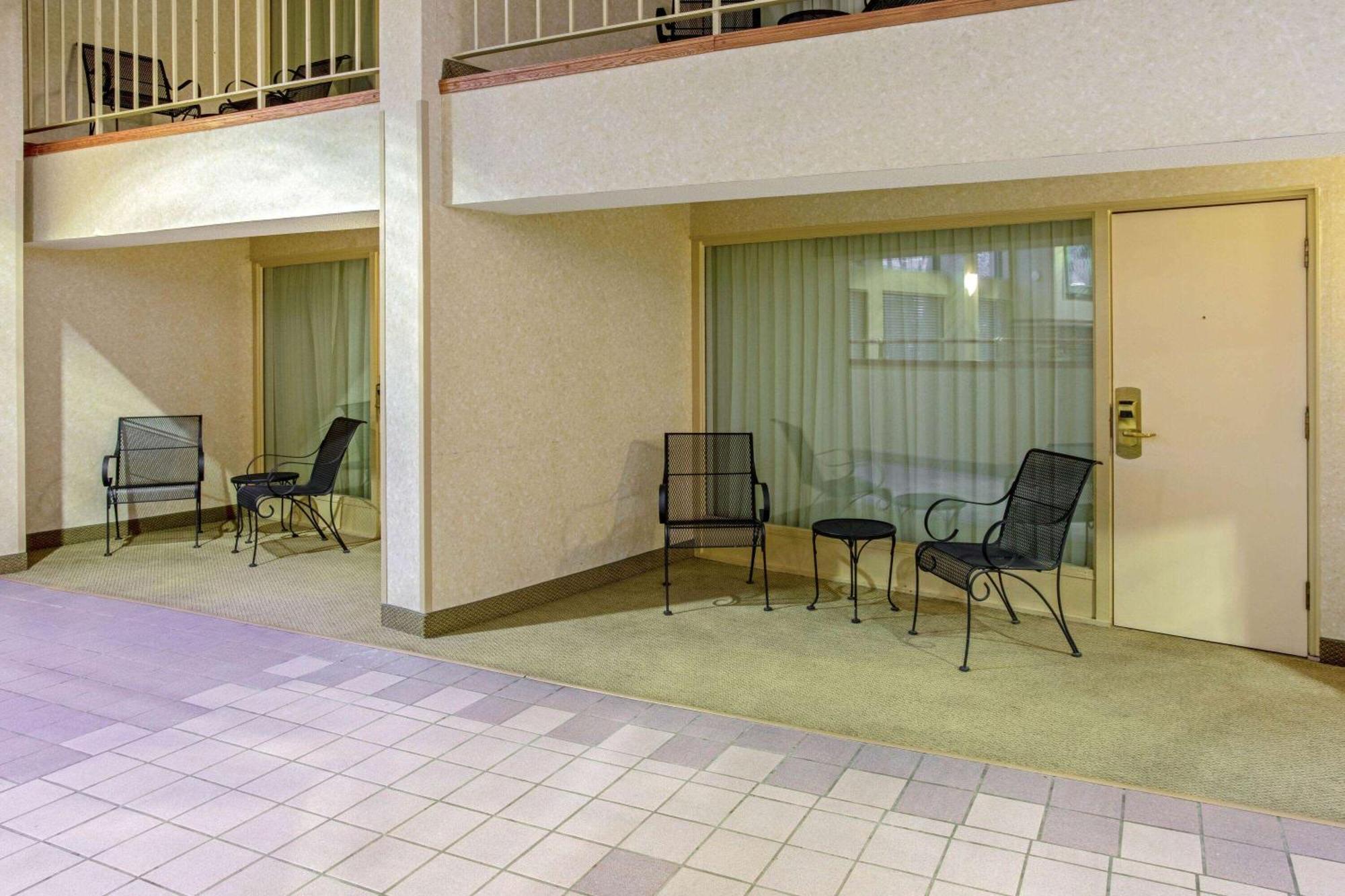 La Quinta By Wyndham Appleton College Avenue Hotel Exterior foto